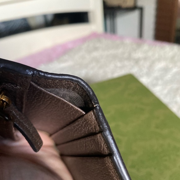 Gucci Beige and Brown Wallet with Red and Green Stripe - Picture 5 of 8